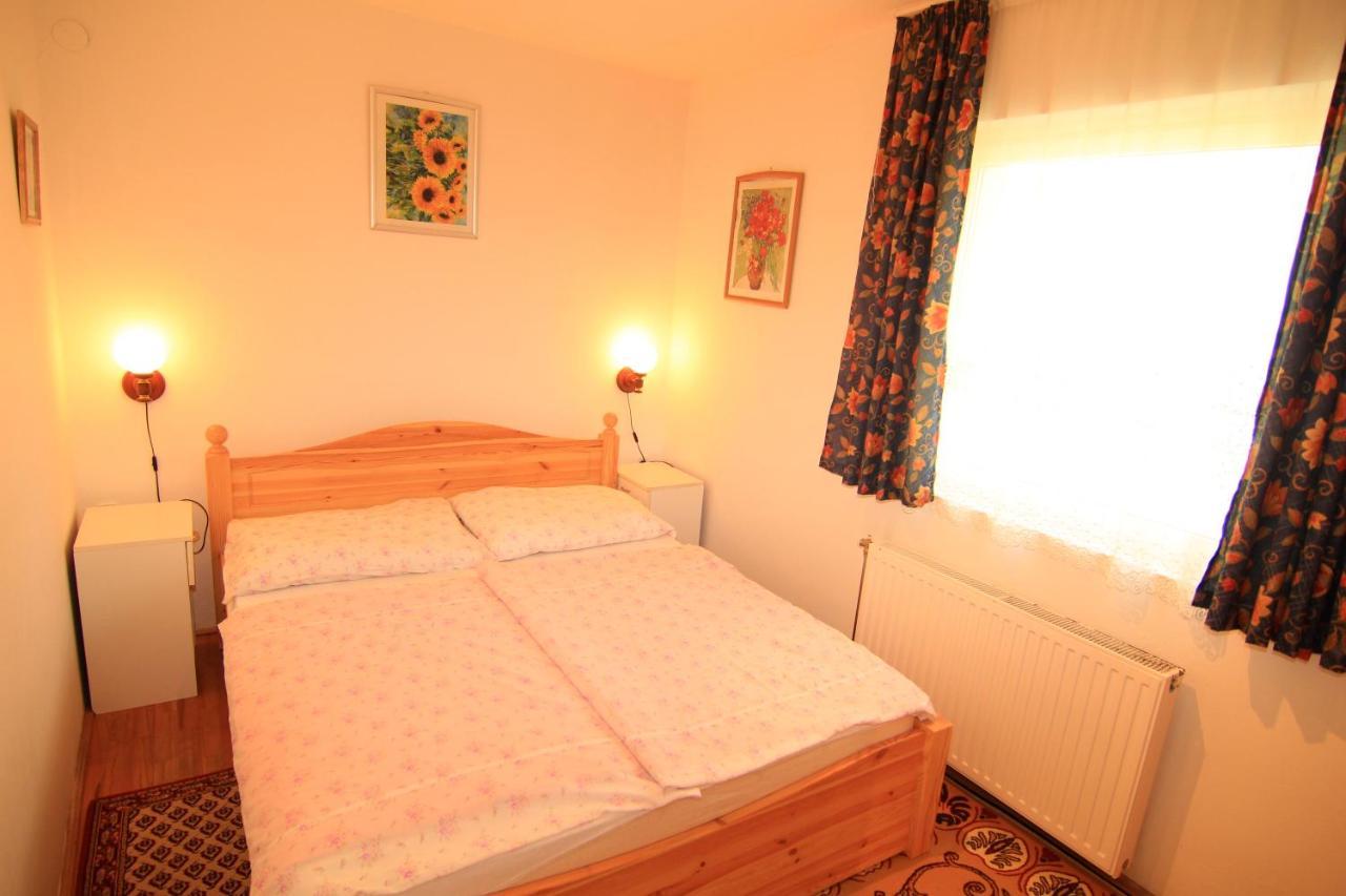 Apartamento Margaréta Apartmanház Balatonboglár Exterior foto