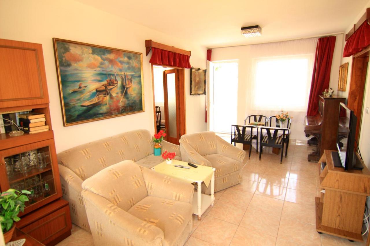 Apartamento Margaréta Apartmanház Balatonboglár Exterior foto