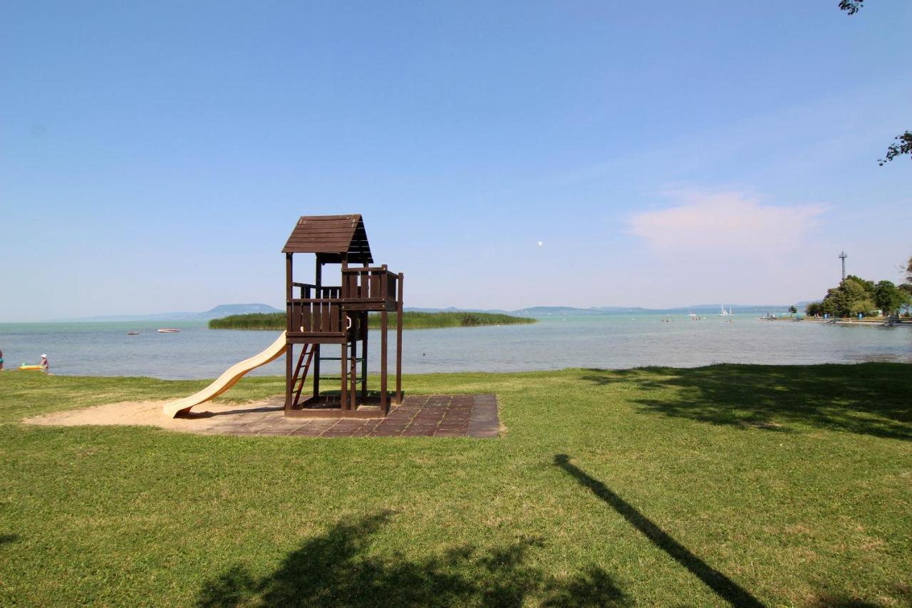 Apartamento Margaréta Apartmanház Balatonboglár Exterior foto