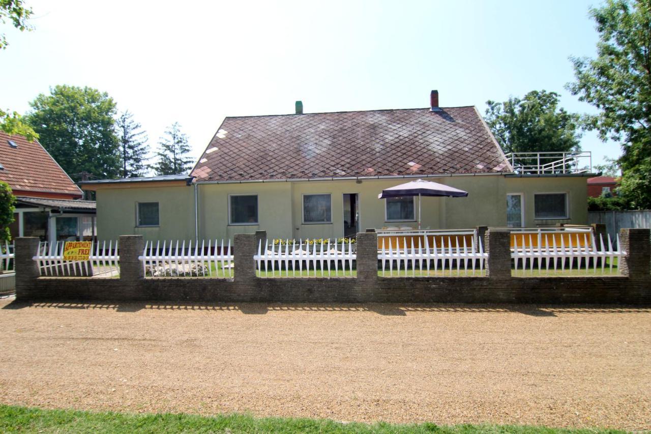 Apartamento Margaréta Apartmanház Balatonboglár Exterior foto